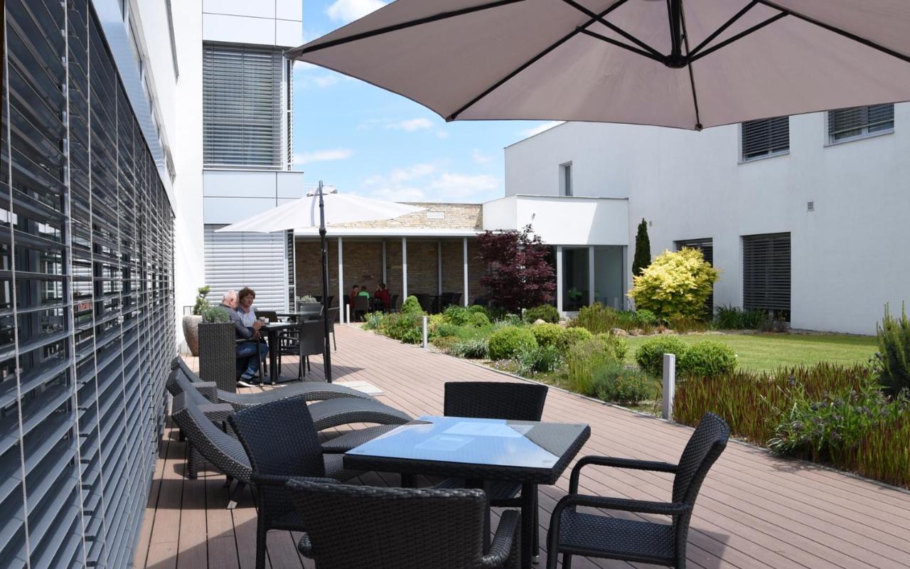 Hotel Harmony Medical & Wellness-Free Parking, 1,8Km From The Center Kromeriz Luaran gambar