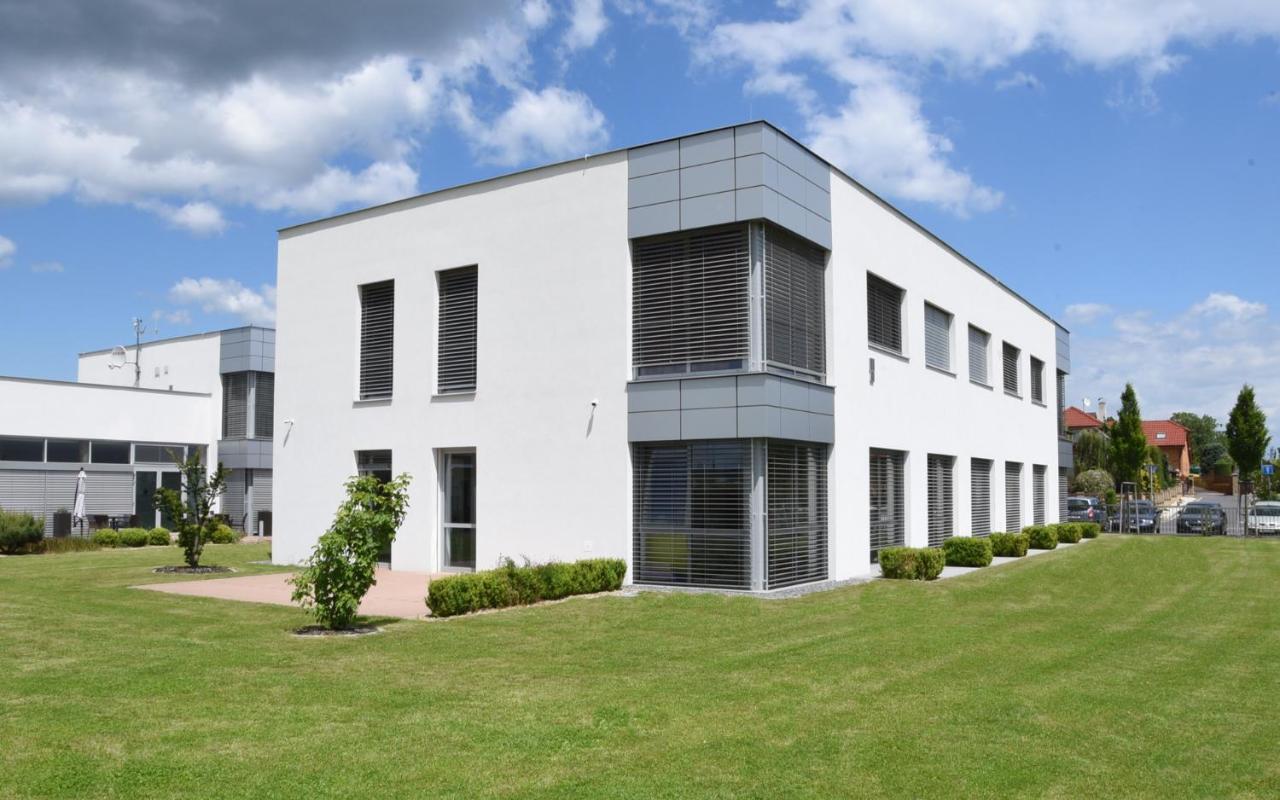Hotel Harmony Medical & Wellness-Free Parking, 1,8Km From The Center Kromeriz Luaran gambar