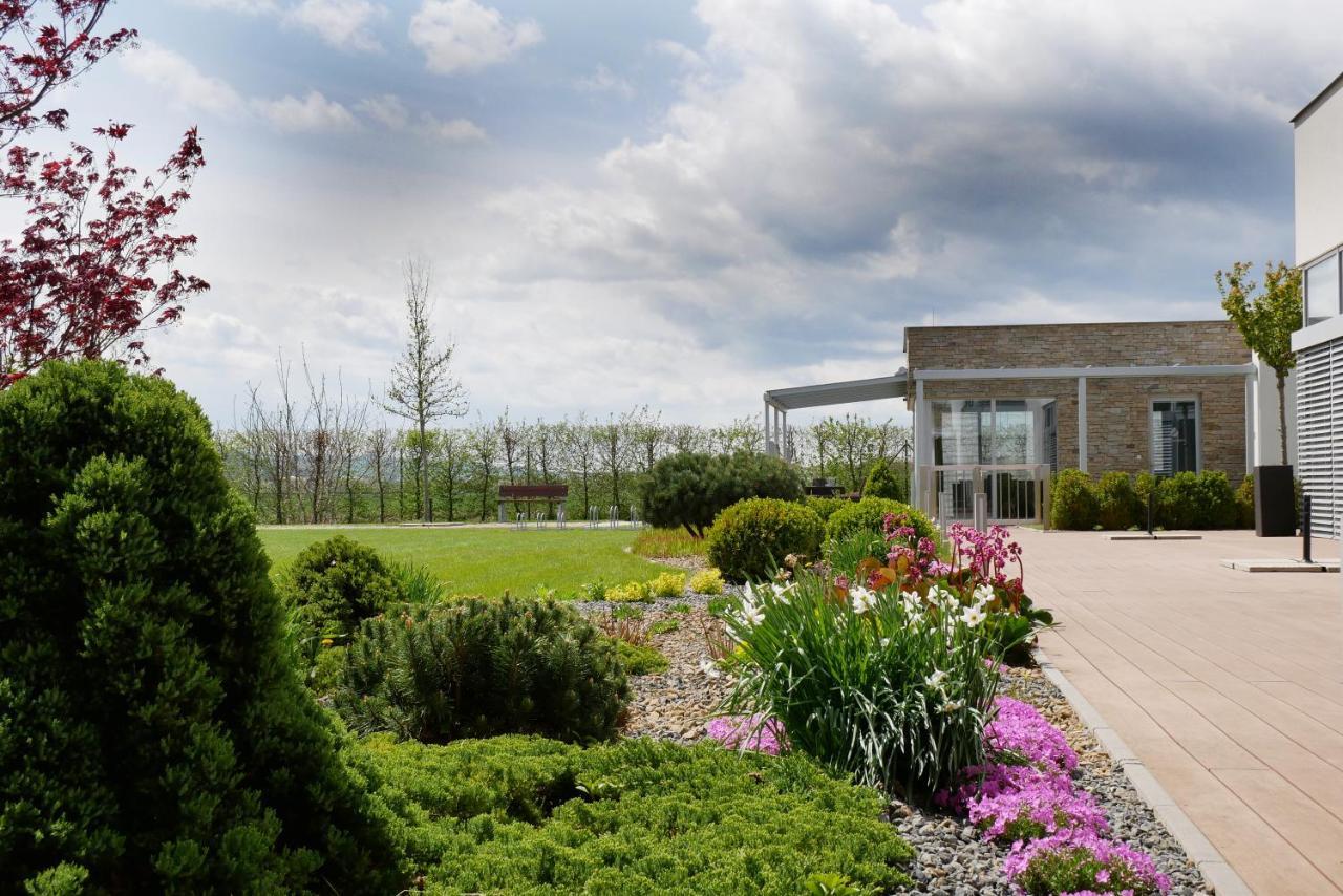 Hotel Harmony Medical & Wellness-Free Parking, 1,8Km From The Center Kromeriz Luaran gambar