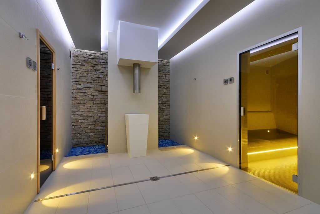 Hotel Harmony Medical & Wellness-Free Parking, 1,8Km From The Center Kromeriz Luaran gambar