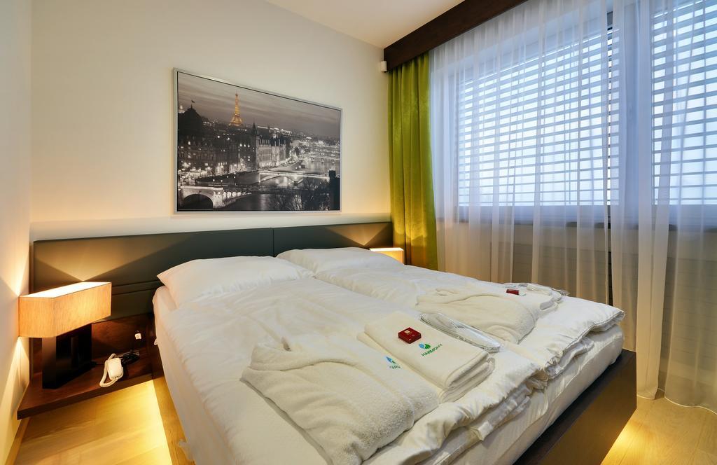 Hotel Harmony Medical & Wellness-Free Parking, 1,8Km From The Center Kromeriz Bilik gambar