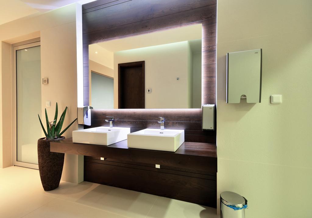 Hotel Harmony Medical & Wellness-Free Parking, 1,8Km From The Center Kromeriz Luaran gambar