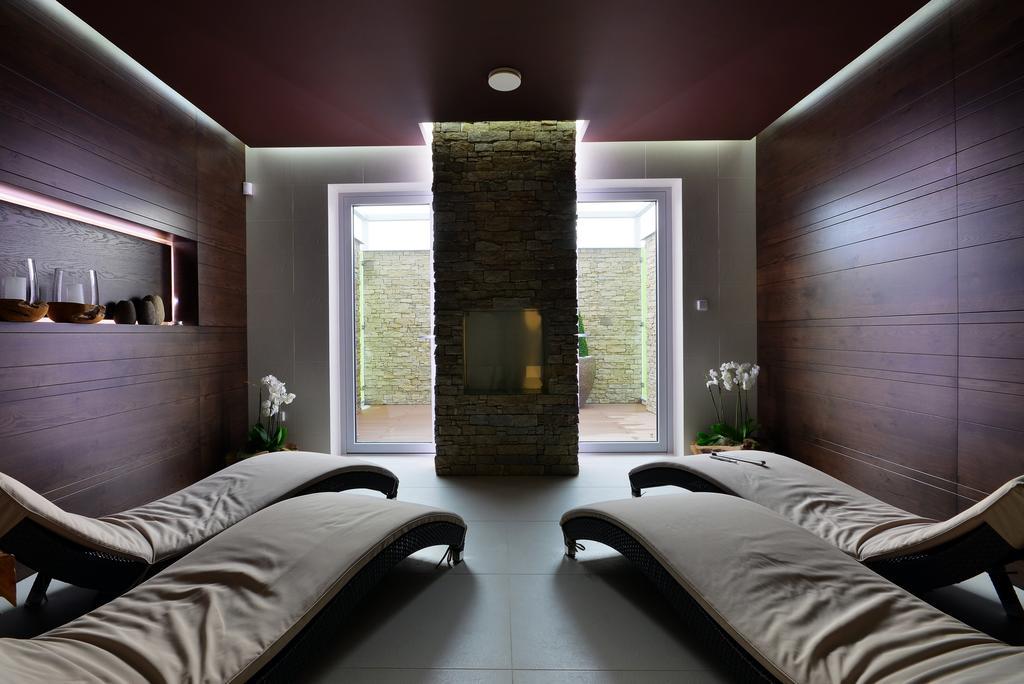 Hotel Harmony Medical & Wellness-Free Parking, 1,8Km From The Center Kromeriz Luaran gambar