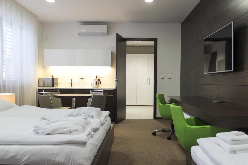 Hotel Harmony Medical & Wellness-Free Parking, 1,8Km From The Center Kromeriz Luaran gambar