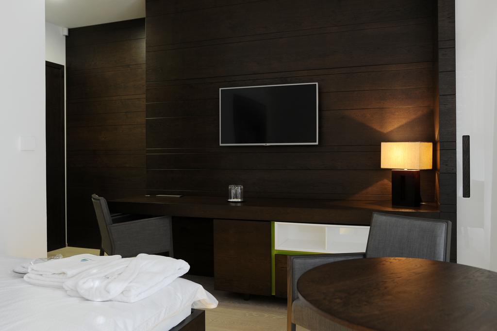Hotel Harmony Medical & Wellness-Free Parking, 1,8Km From The Center Kromeriz Bilik gambar