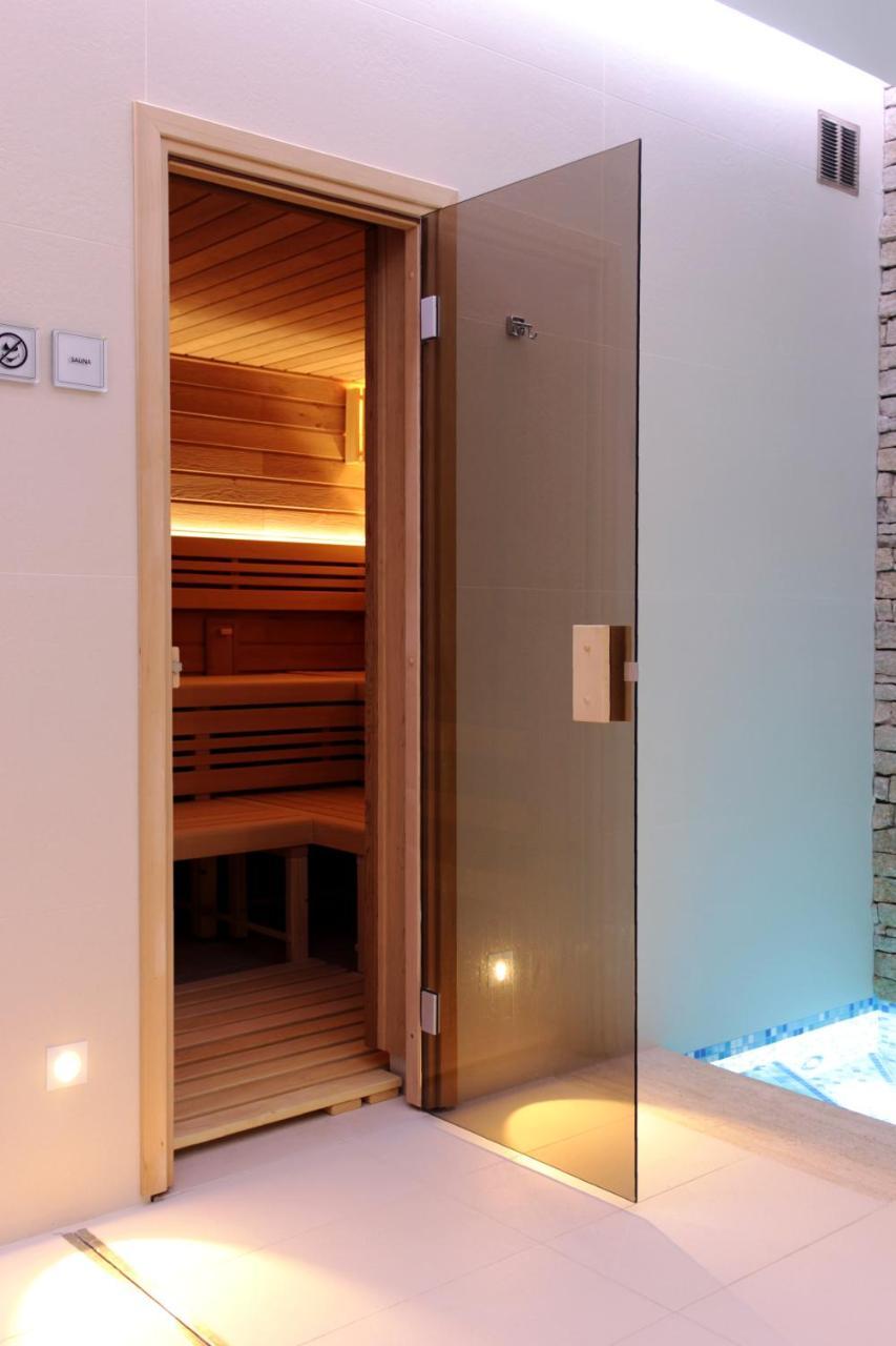 Hotel Harmony Medical & Wellness-Free Parking, 1,8Km From The Center Kromeriz Luaran gambar
